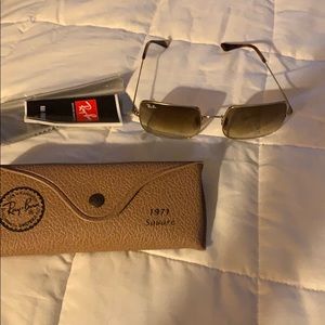 RAY BAN 1971 SQUARE BROWN GRADIENT LENSE